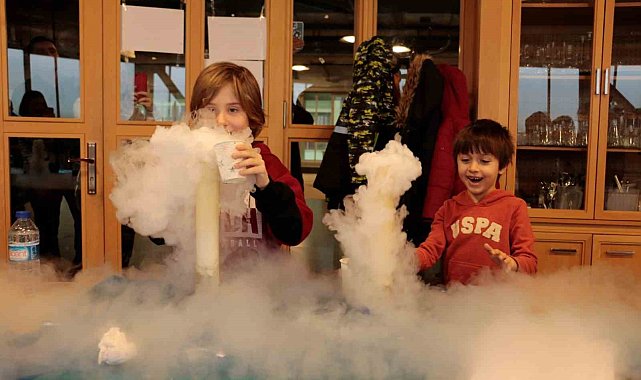 Minikler bilim şovda hem eğlendi hem de öğrendi