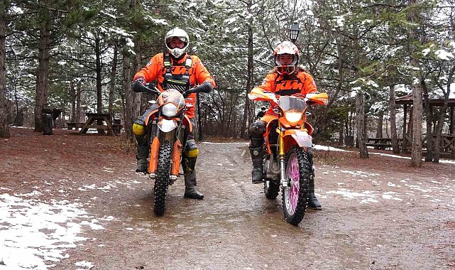 Motor tutkunu 12 yaşındaki Zeynep'in en büyük hayali pistlerde yarışmak