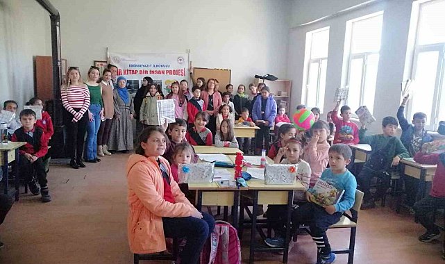 Muğla'da "Bir Kitap Bir İnsan Projesi" devam ediyor