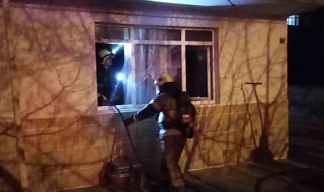 Ocakta unutulan yemek yangına neden oldu