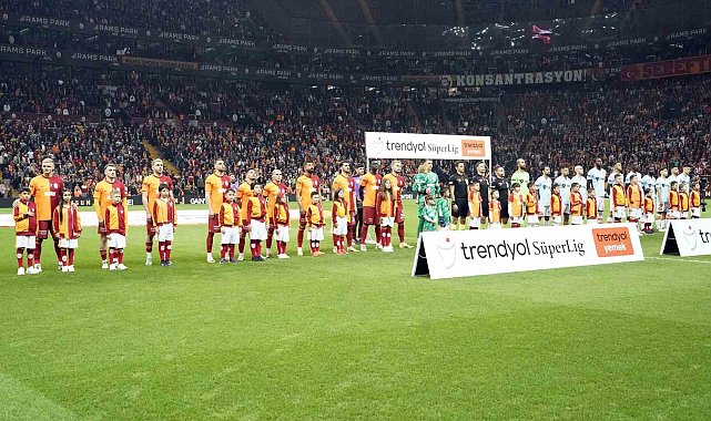Okan Buruk, 11'i değiştirmedi