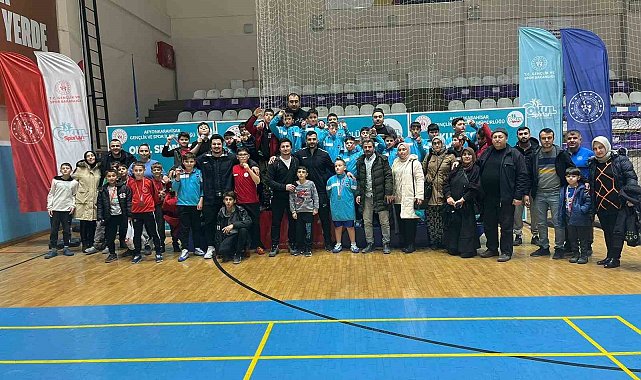 Okul sporları küçük erkekler güreş müsabakaları tamamlandı