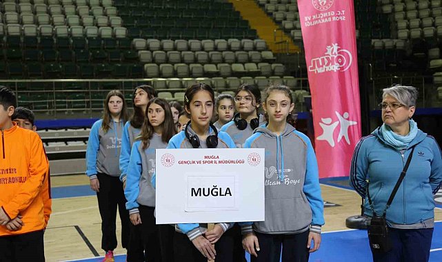 Okul sporları voleybol yıldızlar grup birinciliği Muğla'da başladı