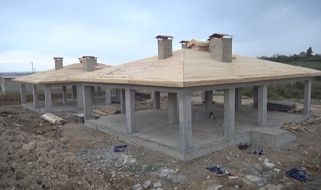 Osmaniye&#039;de köy evleri yükselmeye devam ediyor