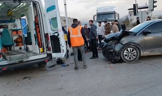 Otomobil ile çarpışan motosiklet sürücüsü yaralandı
