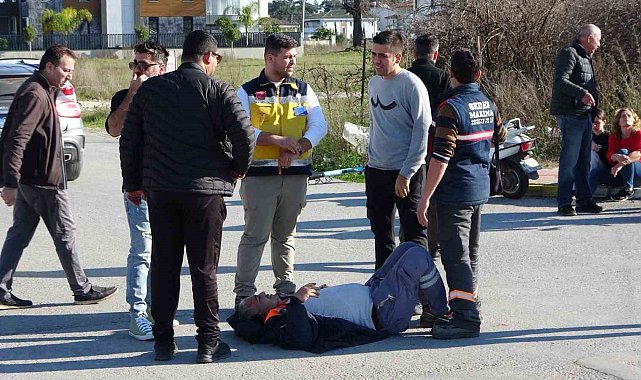 Otomobil ile motosikletin çarpıştığı kaza kamerada