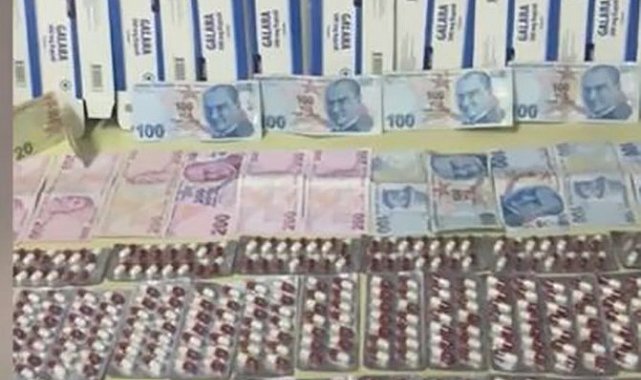 Otomobilden yüzlerce uyuşturucu hap çıktı, şüpheli tutuklandı