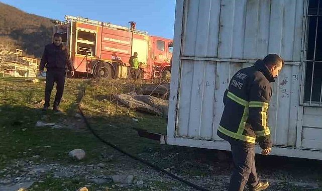 Payas'ta bireysel konteynerde korkutan yangın
