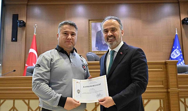 Personel, sertifikalarını Başkan Aktaş'ın elinden aldı