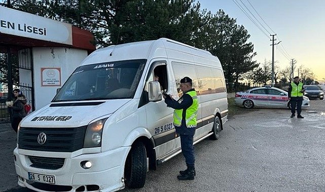 Polis ve jandarma ekiplerinden okul servislerine denetim