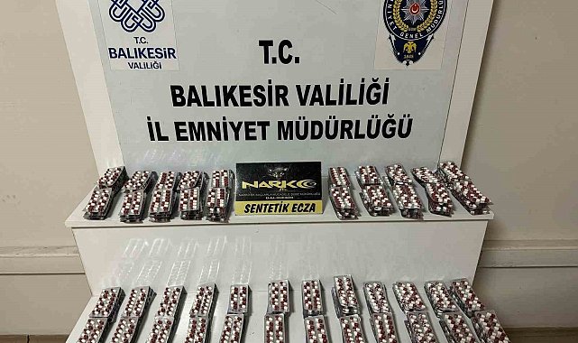 Polisin durdurduğu araç uyuşturucu deposu çıktı