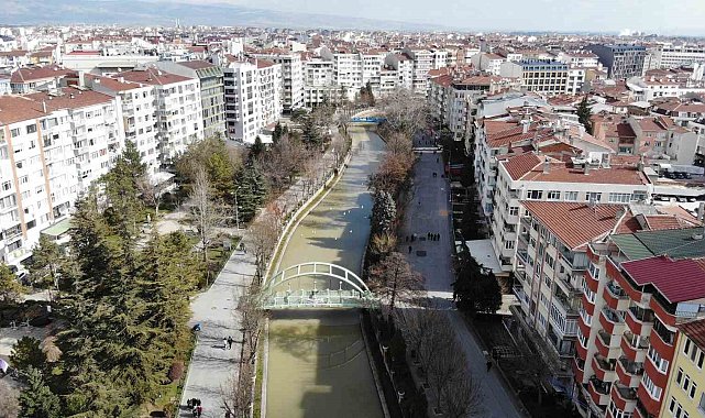 Porsuk Çayı'nın rengi yağışlar sonrası değişti