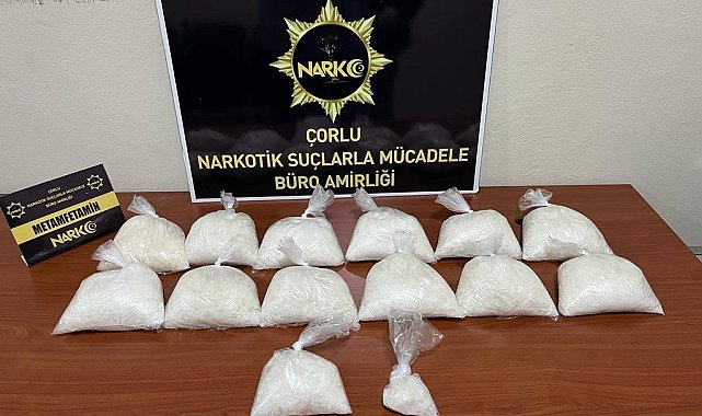 Poşet poşet uyuşturucu, demet demet para ele geçirildi