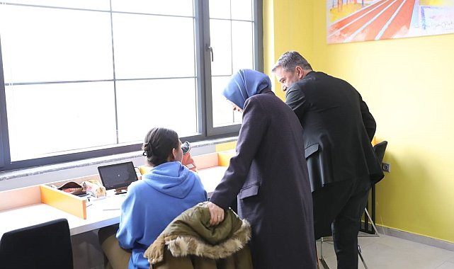 Pursaklar Belediye Başkanı Çetin'den Alev Alatlı Millet Kıraathanesi'ne ziyaret