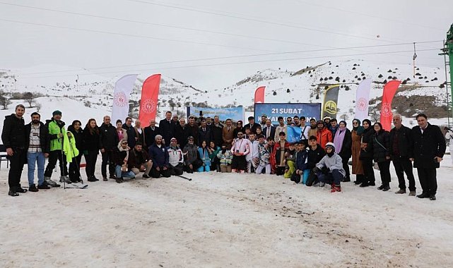 "21 Şubat Kurtuluş Kayak Kupası" finalinde dereceye girenlere ödülleri verildi
