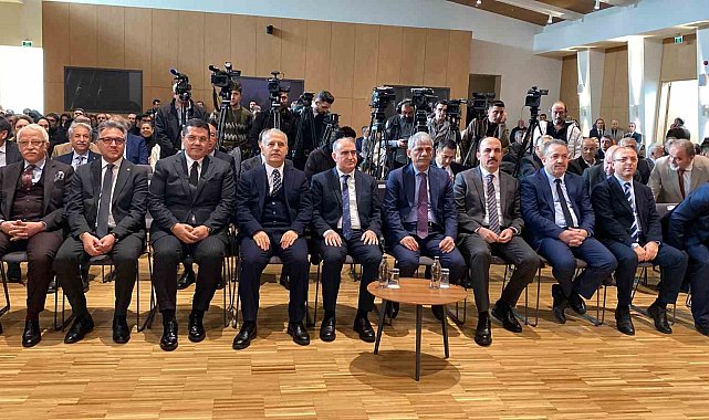 "Türkiye Selçukluları Konya Hanedan Türbesindeki Naaşların Tanzimi" paneli düzenlendi