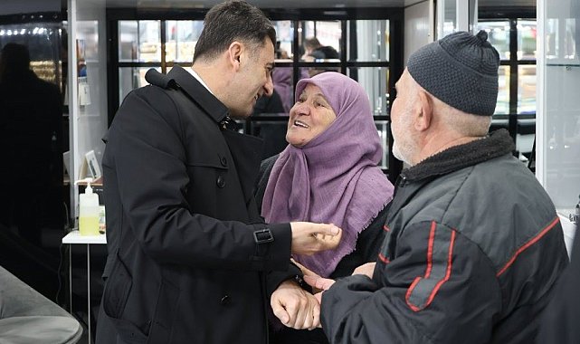 Sabah yürüyüşünde vatandaşlarla bir araya geldi