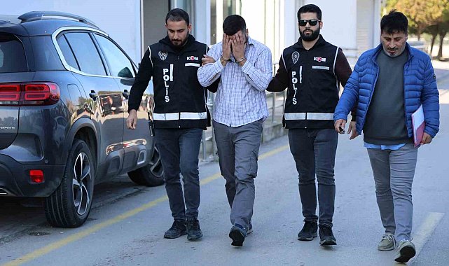 Sahte polis, kendisini durduran polislere &quot;Hayırdır devrem&quot; diyerek yakalandı