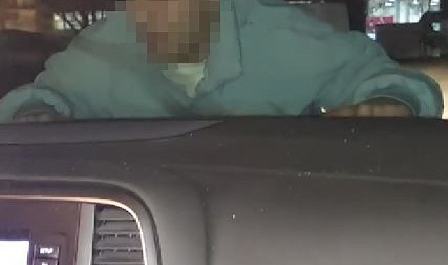 Şaka yapmak için kaputa yattı; arkadaşı gaza bastı