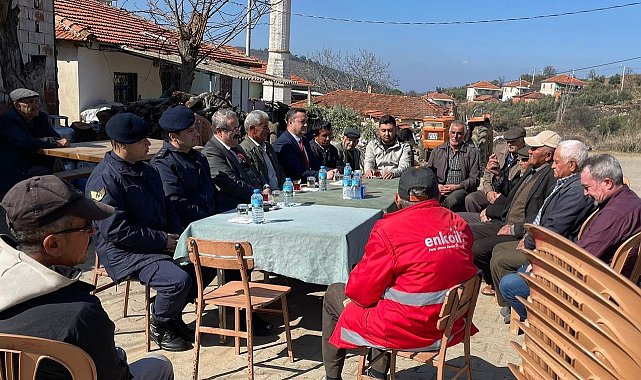 Salihli Kaymakamı Sağlam vatandaşların sorun ve taleplerini dinledi