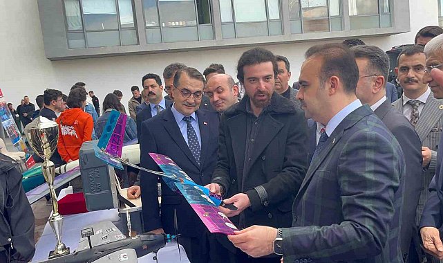 Sanayi ve Teknoloji Bakanı Kacır ESTÜ'de "İleri Prototip İstasyonu Projesi" açılışına katıldı
