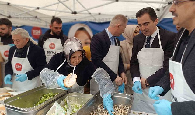 Sancaktepe'de 5 ton hamsi vatandaşlara ikram edildi