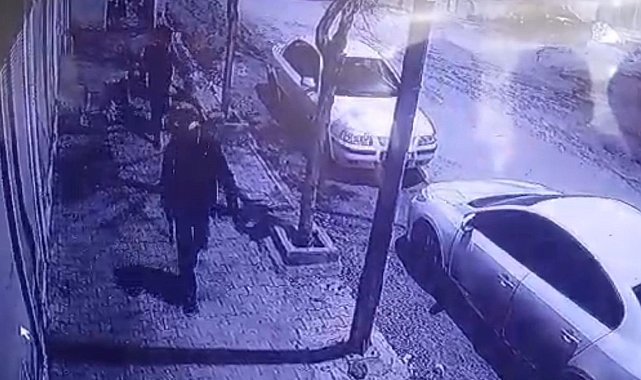 Şanlıurfa'da motosiklet hırsızlığı güvenlik kamerasında