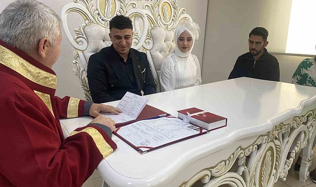 Şans eseri 29 Şubat'ta nikah masasına oturdular