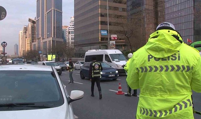 Sarıyer'de okul çevresindeki denetimler devam etti: Şüpheli 250 araç, 510 şahıs kontrol edildi