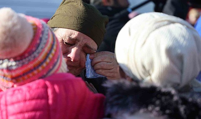Sevinç ve hüzün gözyaşları bir arada: Ahıska Türkleri yeni yuvalarına uğurlandı