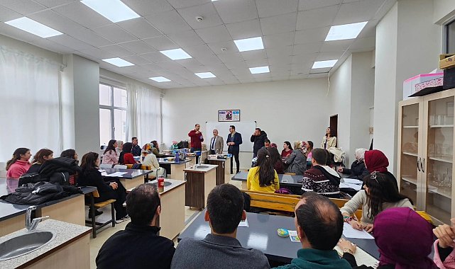 Seydikemer'de öğretmenlere zeka oyunları eğitimi verildi