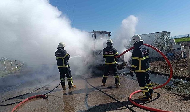 Seyir halindeki kepçe alev alev yandı