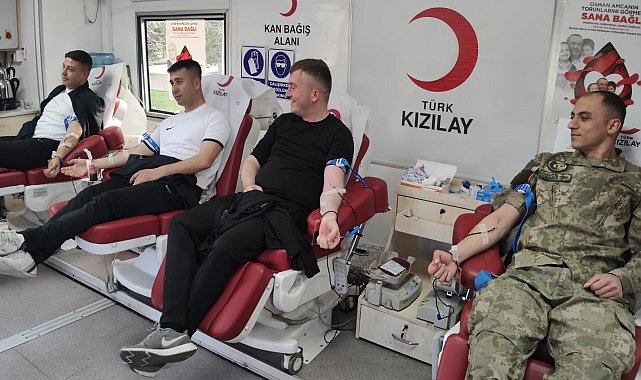 Siirt'te Mehmetçik'ten Kızılay'a kan bağışı