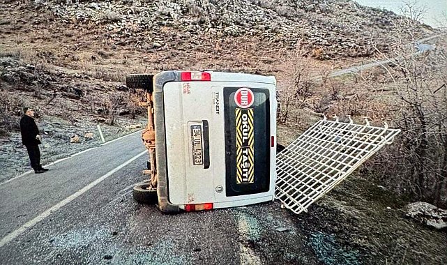 Siirt'te minibüs devrildi: 11 yaralı