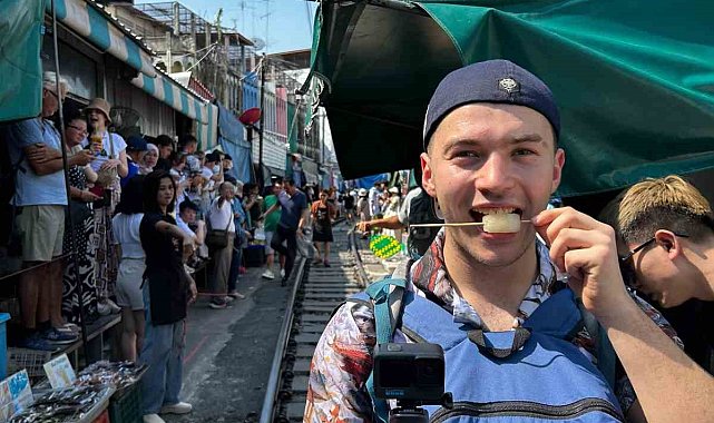 Simavlı genç zeybek oynayarak dünyayı geziyor