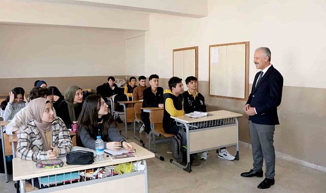 Sivas Milli Eğitim Müdürü Yener: "Çocuklarımızın gönlüne dokunmalıyız"