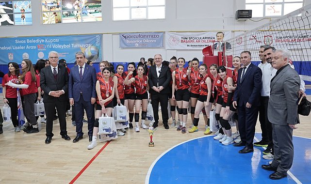 Sivas'ta düzenlenen 100. Yıl voleybol turnuvası tamamlandı