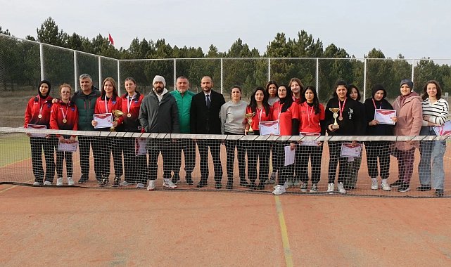 Sivas'ta Kort Tenisi Turnuvası yapıldı