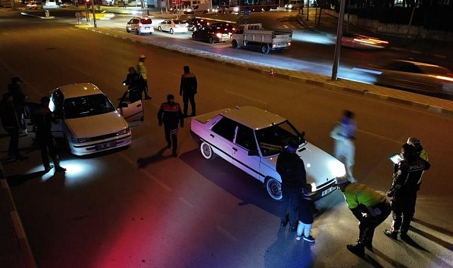 Şok uygulamada silah ve uyuşturucu madde ele geçirildi