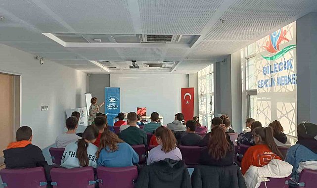 Spor psikoloğu eşliğinde sporculara eğitim verildi