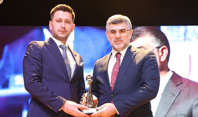Sultanbeyli'de başarının zirvesinde 7. SUGİAD en iyiler ödül töreni gerçekleştirildi