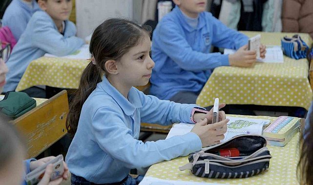 Sultangazi Belediyesi'nden öğrencilere bitki yetiştirme kiti