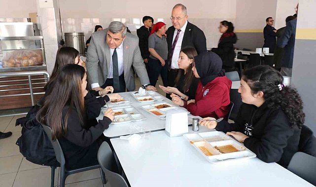 Sünnetci, öğrencilerle görüştü