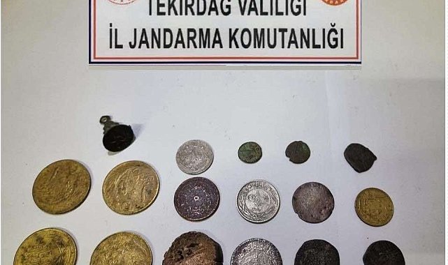 Şüpheli araçta sikkeler bulundu