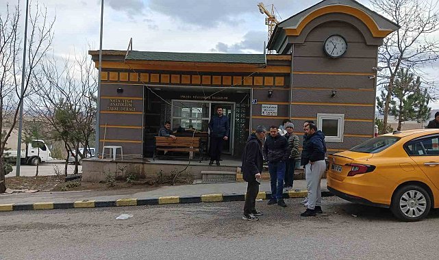 Taksi durakları arasındaki husumet kanlı bitti: 1 yaralı