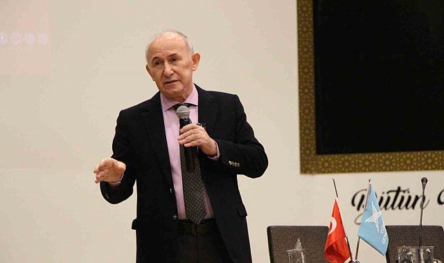 Tarihçi-yazar Ahmet Şimşirgil: "11 ilimiz ve Kıbrıs Arz-ı Mev'ud hedefinde"