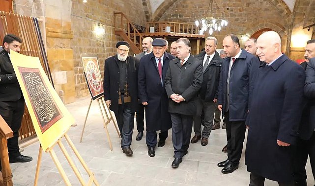 Tarihi Taşhan'da 'Hat Sergisi' açıldı