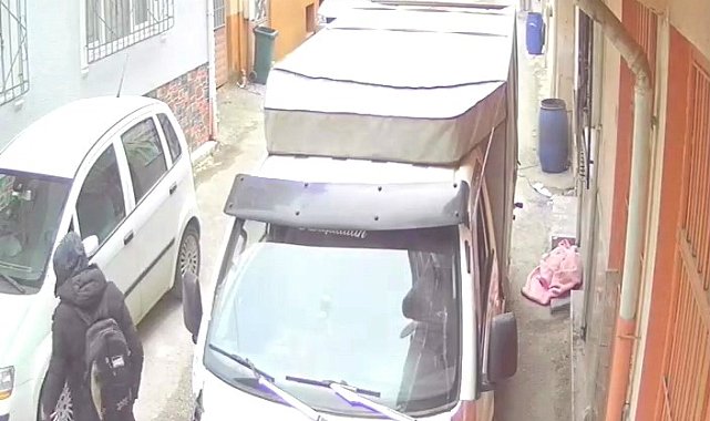 Telefon hırsızı kameraya yakalandı