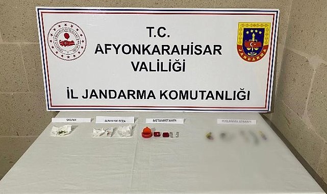 Ters yönden kaçmak isteyen zehir taciri jandarma tarafından yakalandı