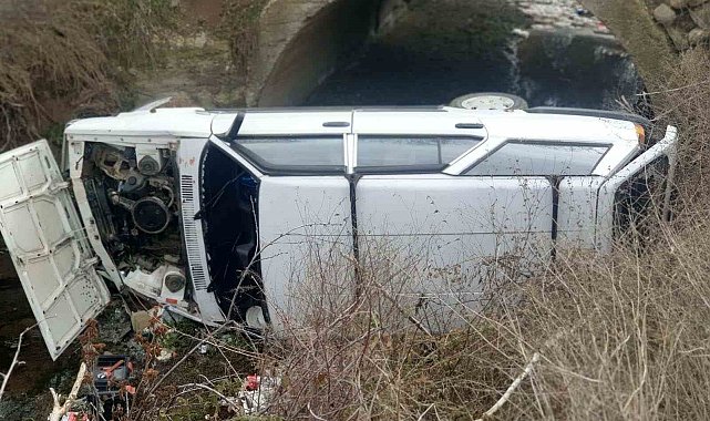 Tofaş otomobil menfeze uçtu: 1 yaralı